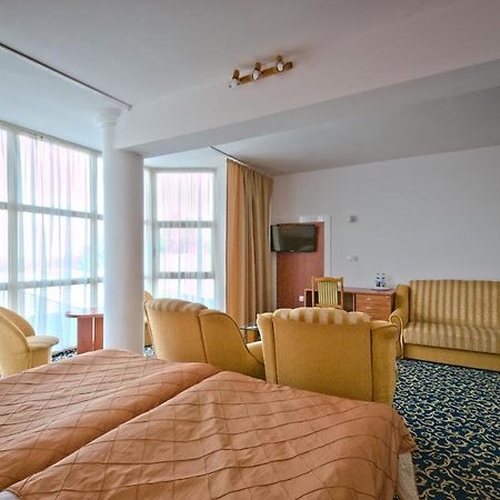 Hotel Sezam 크라크즈코바 외부 사진
