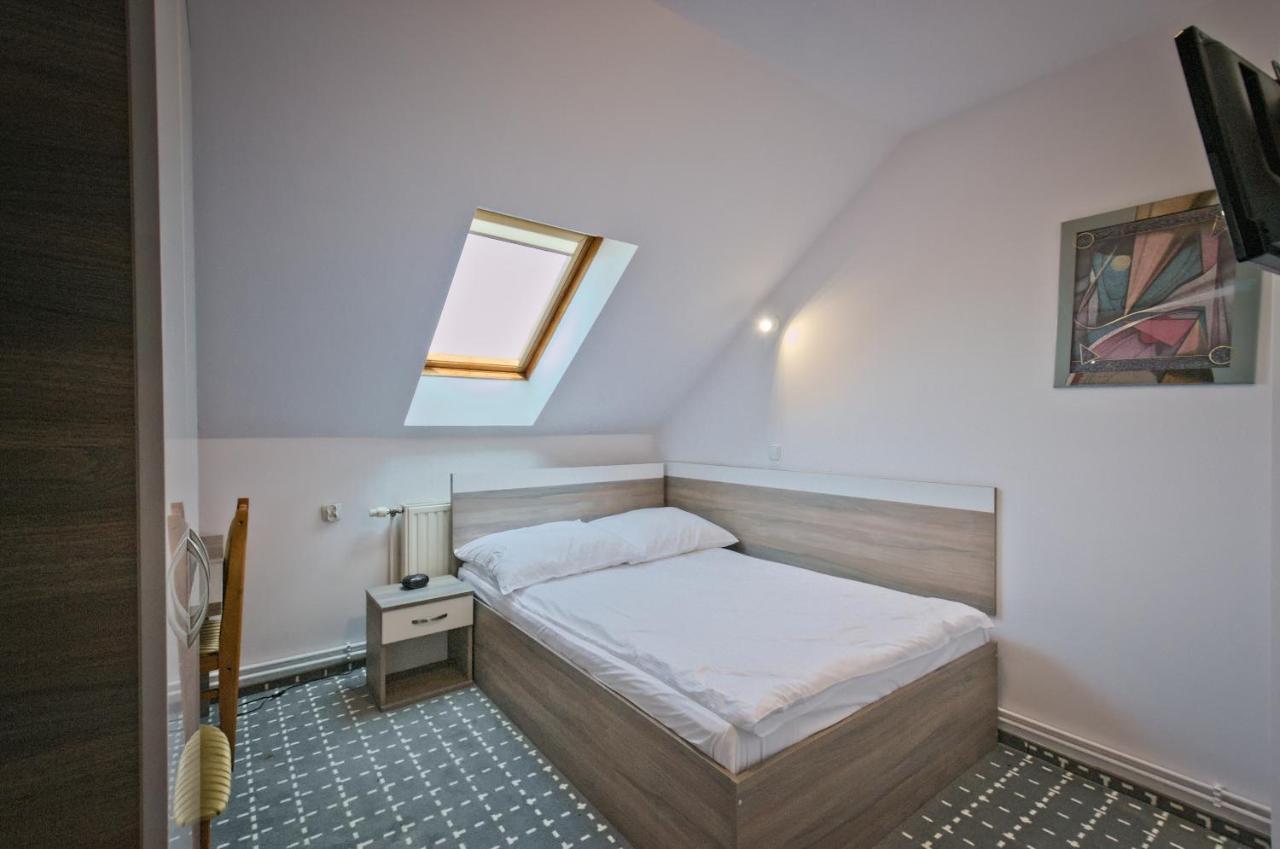 Hotel Sezam 크라크즈코바 외부 사진