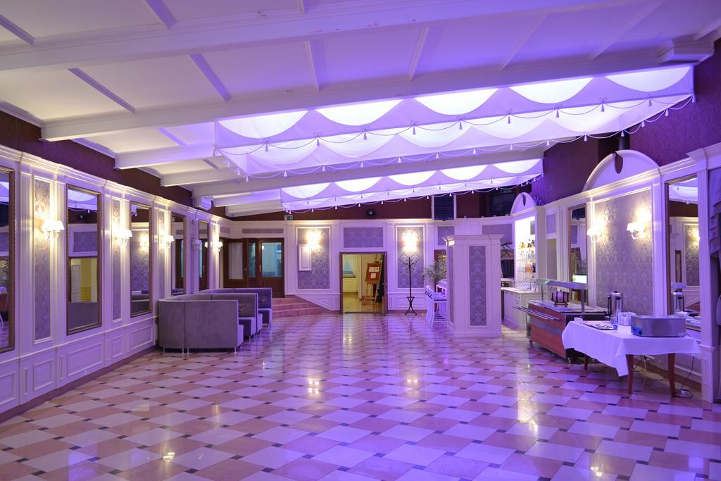 Hotel Sezam 크라크즈코바 외부 사진