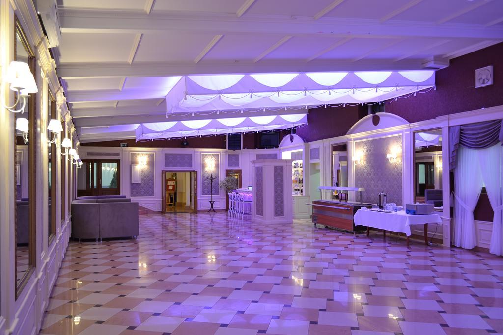Hotel Sezam 크라크즈코바 외부 사진